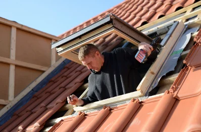 Pose de fenêtres de toit Velux à Charmentray